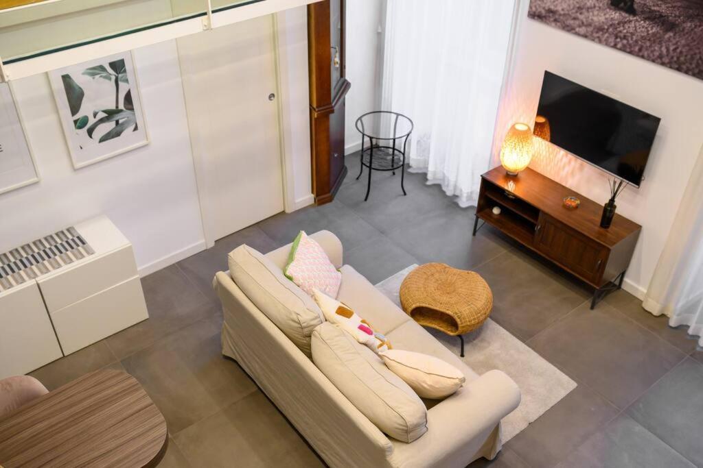 Santa Lucia Flat, * Naples