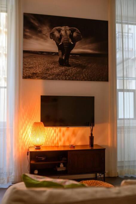 Santa Lucia Flat, * Naples